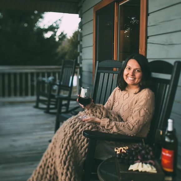 Profile Picture of Kim Rakes (@kim_rakes) on Poshmark