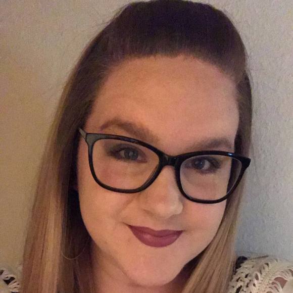 Profile Picture of Latasha Ware (@tasha_bear) on Poshmark