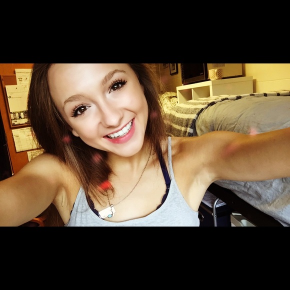 Profile Picture of Beth Lavaque-nassif (@bethieboo314) on Poshmark