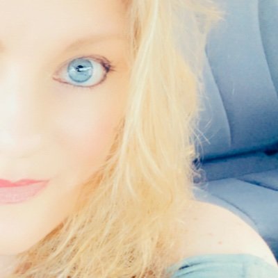 Profile Picture of Melanie Carlone (@Sunshine020974) on Twitter
