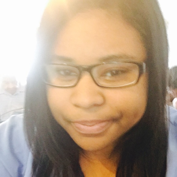 Profile Picture of Sasha Ball (@sk_ball) on Poshmark