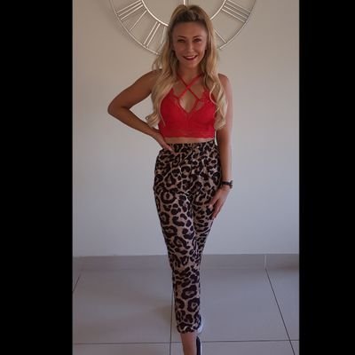 Profile Picture of Chloe Devine   ❤ (@chloefashion) on Twitter