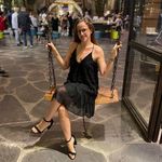 Profile Picture of Daniella Hirsch Keshet (@daniellakeshet) on Instagram