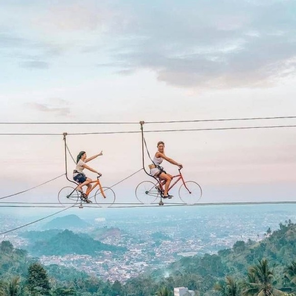 Profile Picture of Jamie Franko (@evyn03) on Poshmark