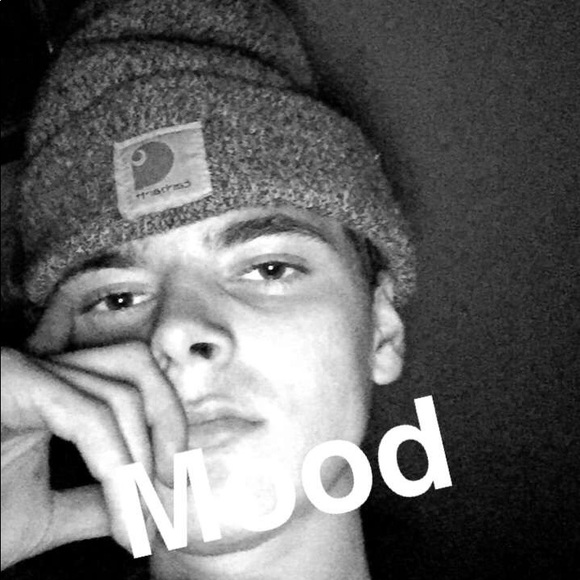 Profile Picture of Dylan Terry (@dylanterry) on Poshmark