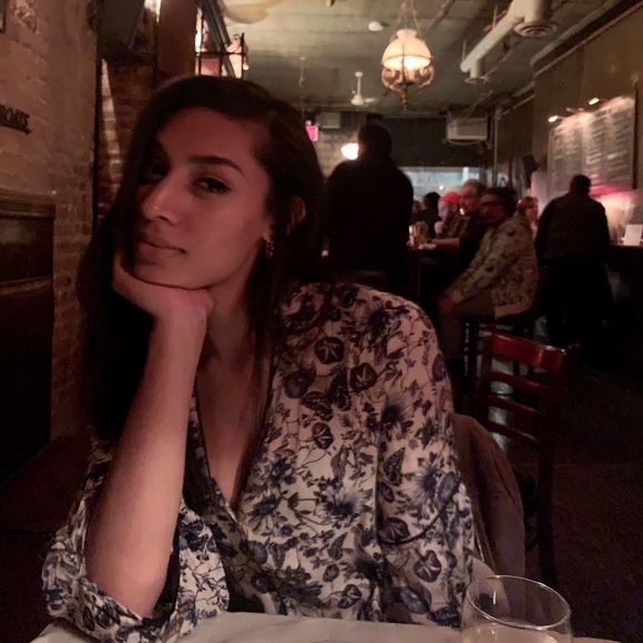 Profile Picture of Alexandra Persaud (@alexandraper) on Poshmark