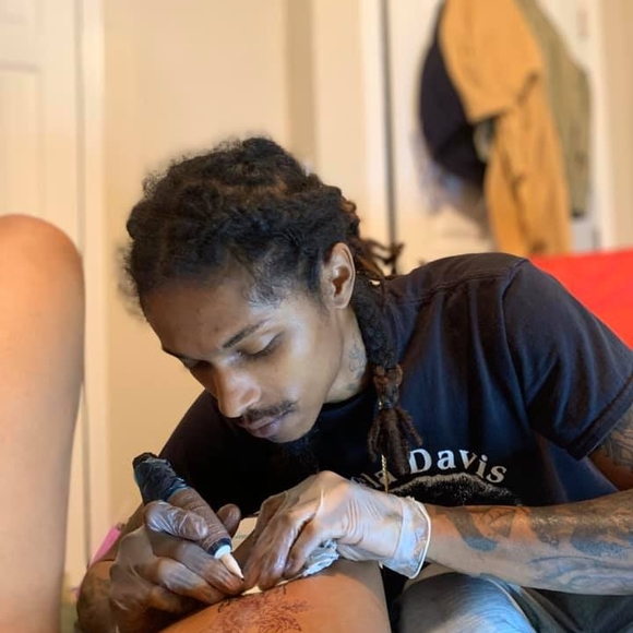 Profile Picture of Jay Stephens (@blacklipbando) on Poshmark