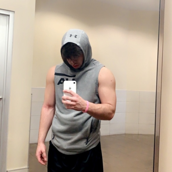 Profile Picture of Roman Ledesma (@romanledesma24) on Poshmark