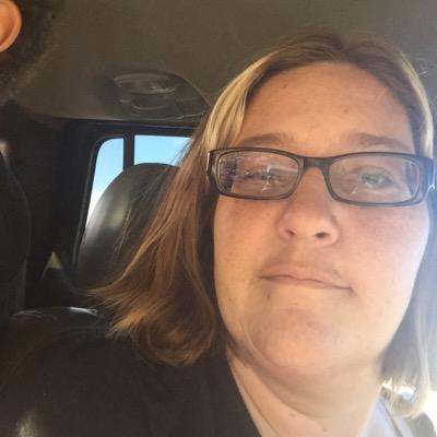 Profile Picture of Stephanie Elliott (@skelliott81) on Twitter