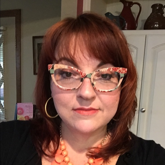 Profile Picture of Chauntel Seiler (@czi) on Poshmark