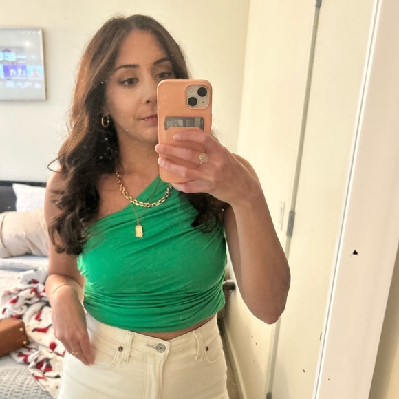 Profile Picture of Haley Ramirez (@haleyjor93) on Poshmark