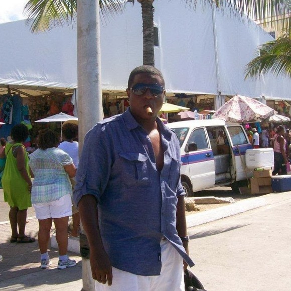 Profile Picture of William Scruggs (@williamscruggs) on Poshmark