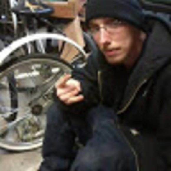 Profile Picture of Trent Weelborg (@trentweelborg) on Poshmark