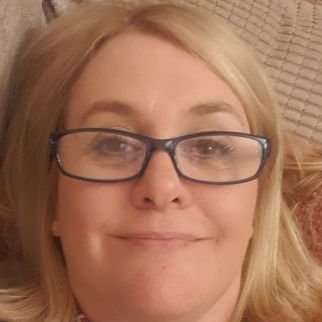 Profile Picture of Ruth Best (@Bestie65) on Twitter