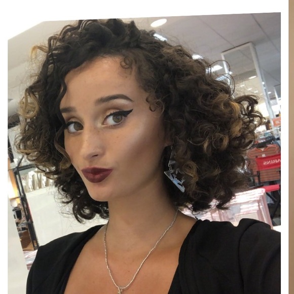 Profile Picture of Sade Franklin (@sadeloveex) on Poshmark