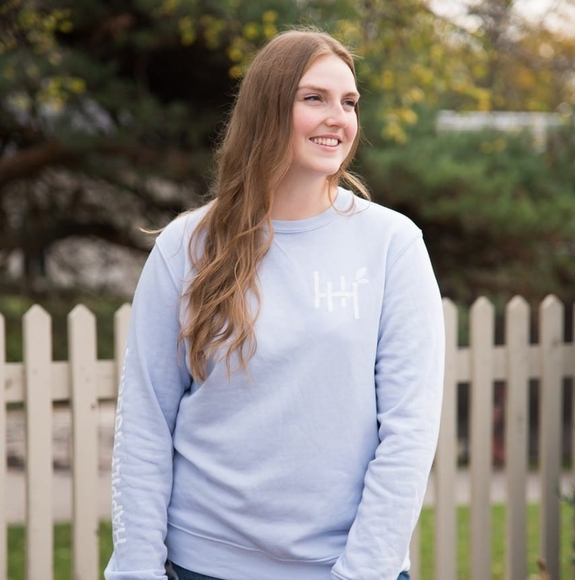 Profile Picture of Taryn Guzik (@tarebear_94) on Poshmark