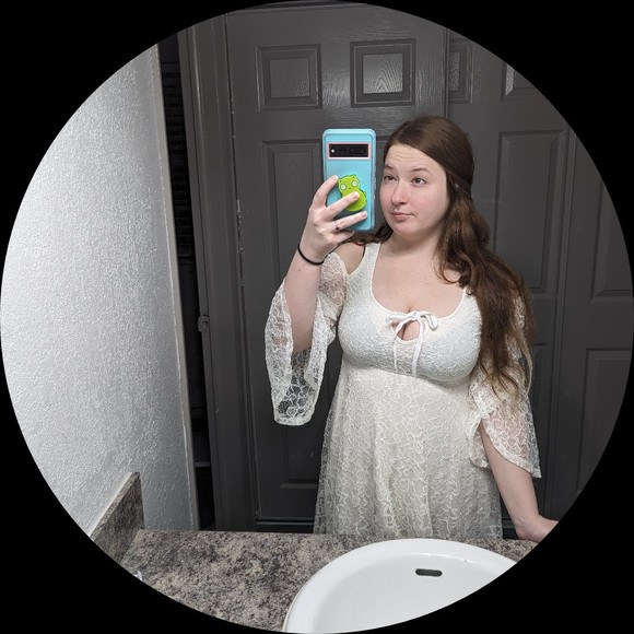 Profile Picture of Melissa Pollock (@missyalltimelow) on Poshmark