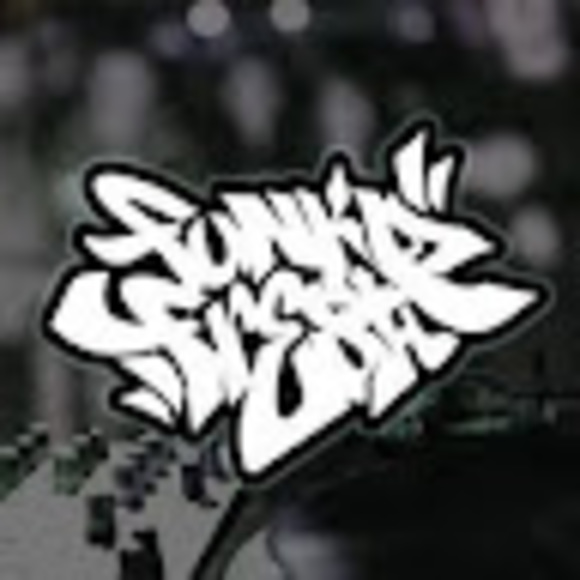 Profile Picture of Lishelle (@skshely) on Poshmark