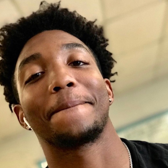 Omari Glenn - Poshmark Profile Picture of Omari Glenn (@ogchoppa2) on Poshmark