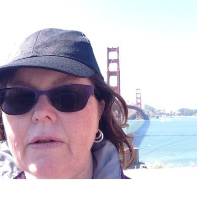 Profile Picture of Leslie Connolly (@LeslieConnolly9) on Twitter