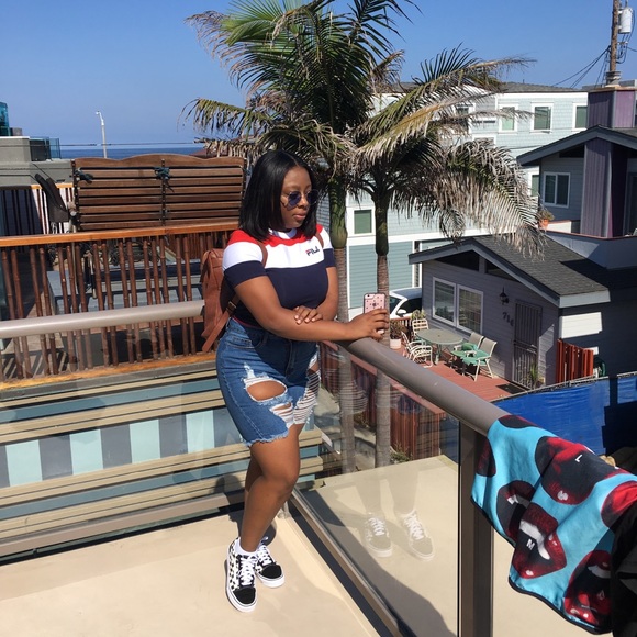 Profile Picture of Sydnee Gruppo (@syd20_749) on Poshmark