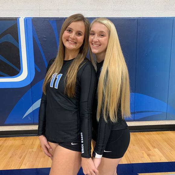 Profile Picture of Nicole Pozorski (@nicolepozorski) on Poshmark