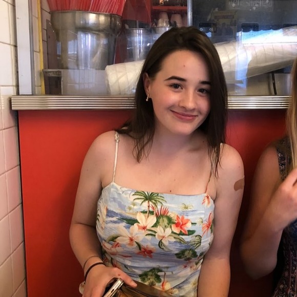 Profile Picture of Georgia Furbish (@gfurbish02) on Poshmark