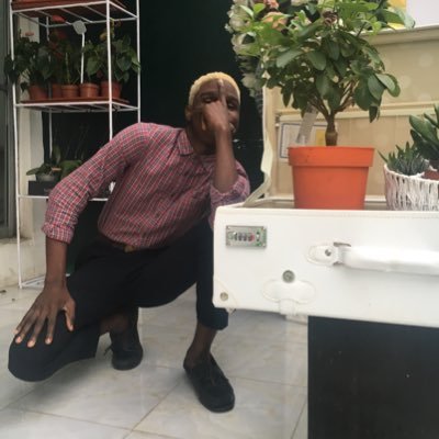 Profile Picture of Dénola Black (@_tomiiwa) on Twitter