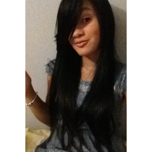 Profile Picture of Shadyeliz Moulier (@shadyyeliz) on Poshmark