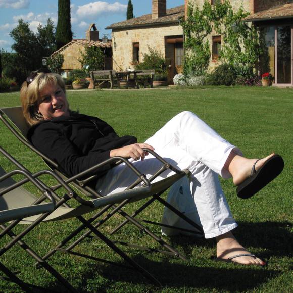 Profile Picture of Trish Danby (@trishdanby) on Poshmark