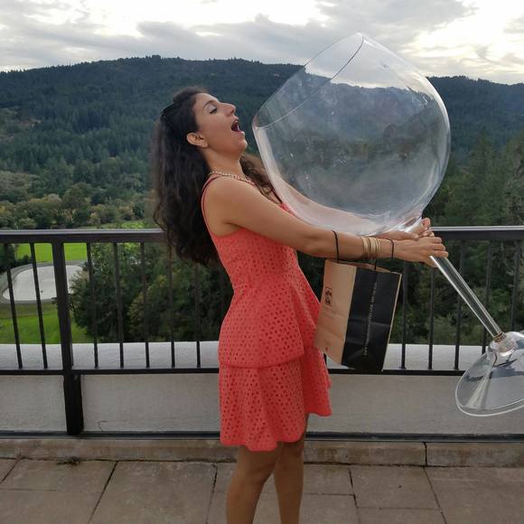 Profile Picture of Zeenia Irani (@zeeniairani) on Poshmark