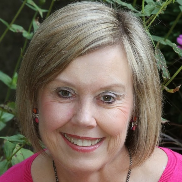 Profile Picture of Diane Dixon (@diane_dixon) on Poshmark