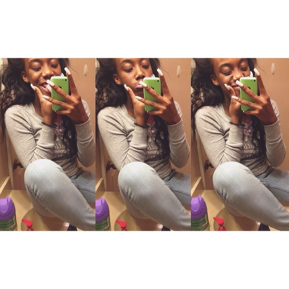 Profile Picture of Naomi Stubbs (@naaomis_) on Poshmark