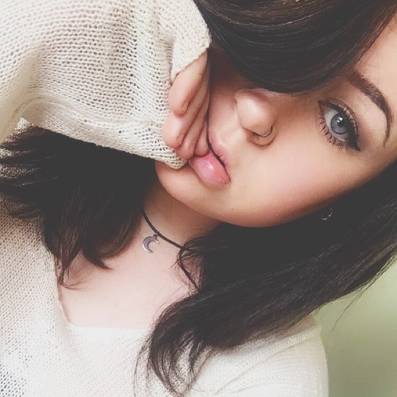 Profile Picture of Grace Kelliher (@grace_kelliher) on Poshmark
