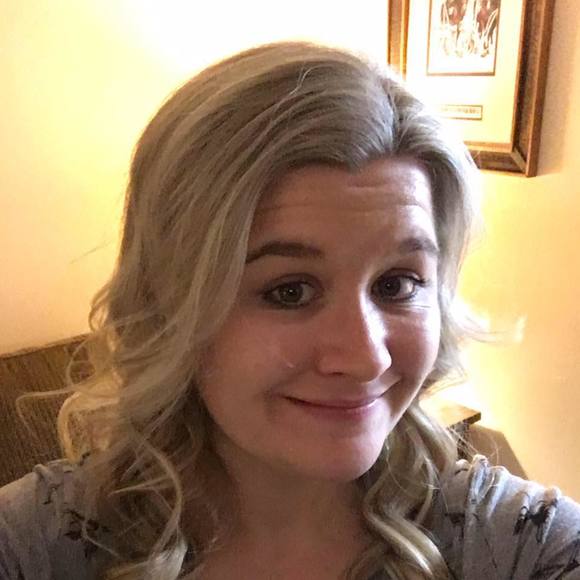 Profile Picture of Felicia Steele (@shedevilmx) on Poshmark