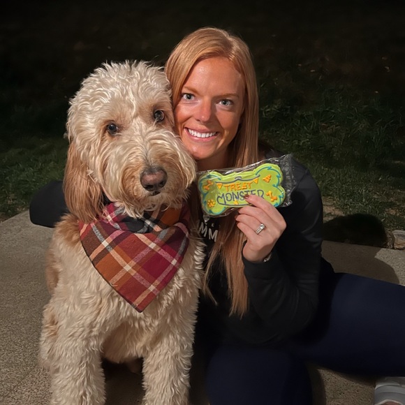 Kylie Indof - Poshmark Profile Picture of Kylie Indof (@kylie_indof) on Poshmark