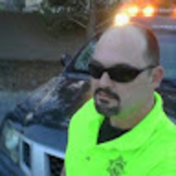 Arty Hoff - Poshmark Profile Picture of Arty Hoff (@theartdogg) on Poshmark