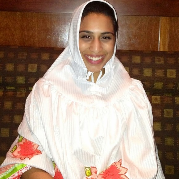 Profile Picture of Zahra Abbasi (@zahraabbasi) on Poshmark