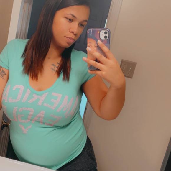 Profile Picture of Ashlee Corsaro (@ashleecorsaro) on Poshmark