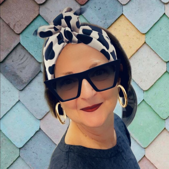 Ronni Schnell - Poshmark Profile Picture of Ronni Schnell (@yaya825) on Poshmark