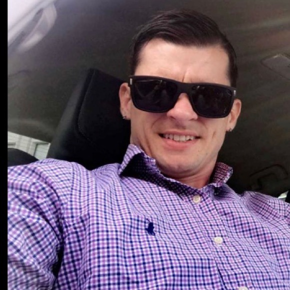 Profile Picture of Curtis Dixon (@therecoverdme) on Poshmark