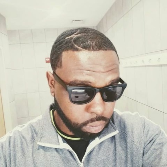 Profile Picture of Tyrin Craig (@tystep88) on Poshmark