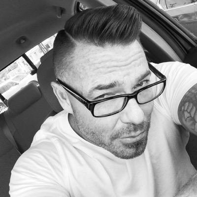 Profile Picture of Jonathan Schroeder (@schroeder1971) on Twitter