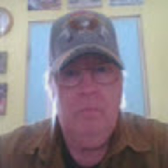 Profile Picture of Calvin Mckee (@loghandler85) on Poshmark