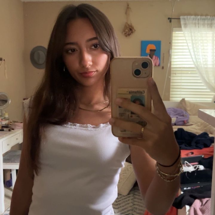 Profile Picture of melanie💟 (@@.melaniesilva) on Tiktok