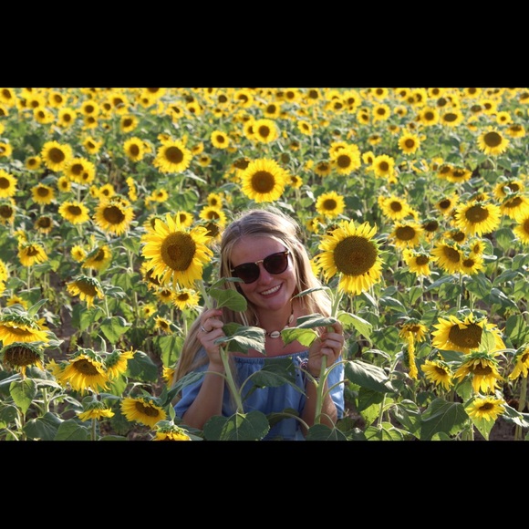 Profile Picture of Abbey Wilson (@abbeywilson27) on Poshmark