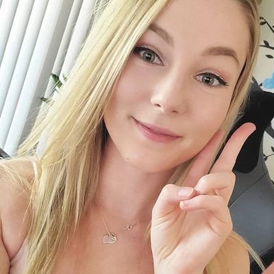 Profile Picture of Roslyn James (@RoslynJ63331140) on Twitter