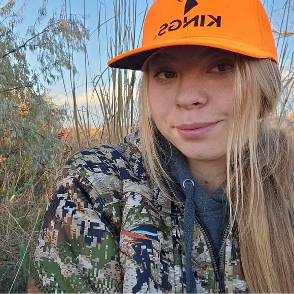 Profile Picture of Tayler Winjum (@tjwinjum) on Poshmark