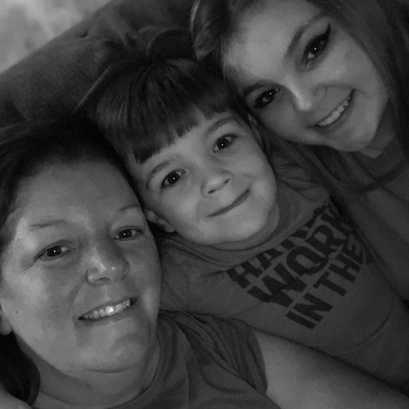 Profile Picture of Gina Avgeris (@ginamarie0504) on Poshmark