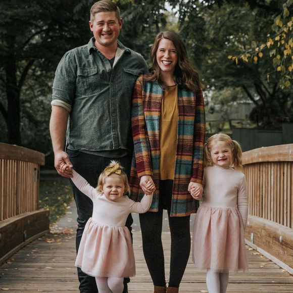 Rachel Warneking - Poshmark Profile Picture of Rachel Warneking (@plotnrac) on Poshmark